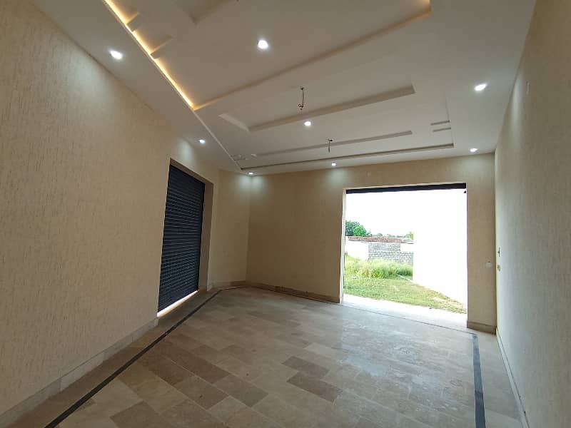 959 SFT Shop Available For Sale In Shadiwal Near Main Road, City Gujrat 1