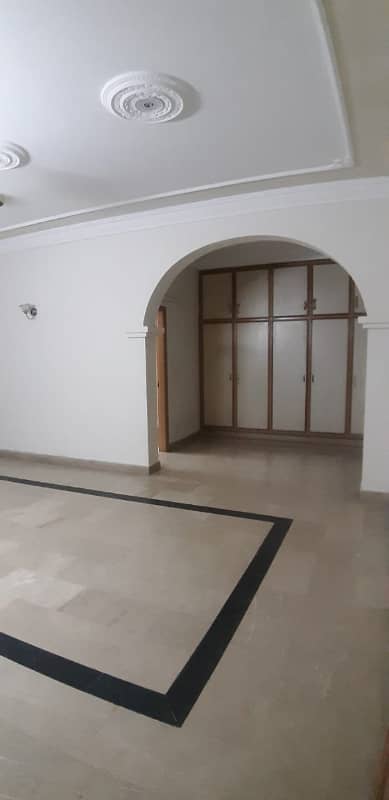 10 Marla House Near To Park For Rent In DHA Phase 1 4