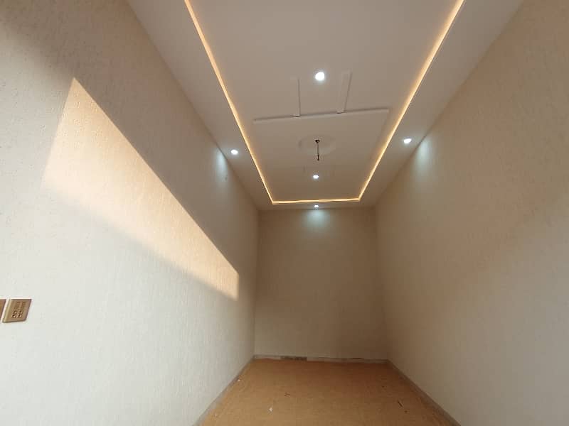 310 Square Feet Shop Available For Sale In Shadiwal Near Main Road, City Gujrat 2