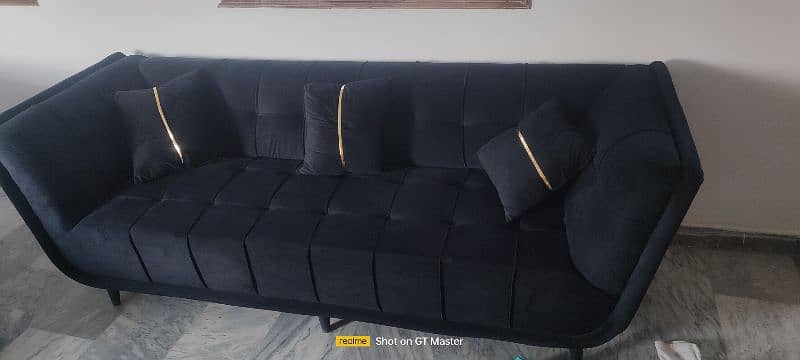 7 seater sofa set like new 2