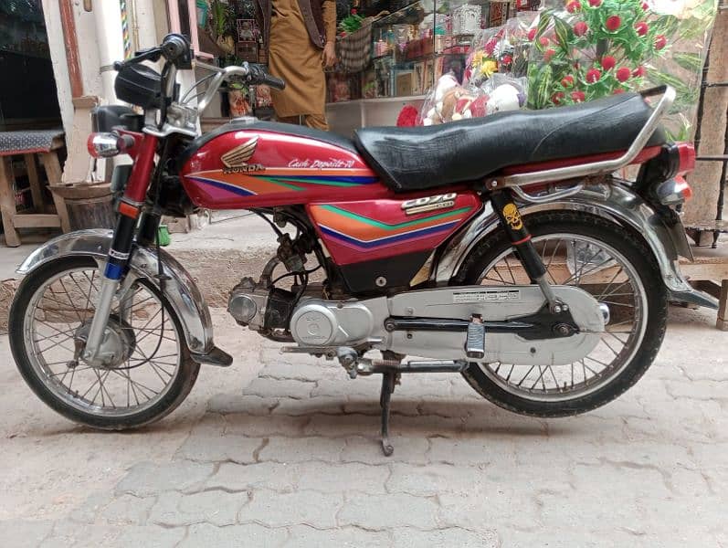 good condition engine ka koi kaam nahi hai 2015 ka number 03196062020 0