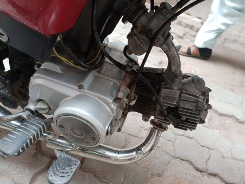 good condition engine ka koi kaam nahi hai 2015 ka number 03196062020 3