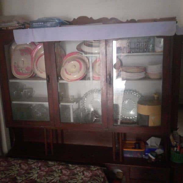 showcase aur dressing old item 30year old item selling price 16000only 1