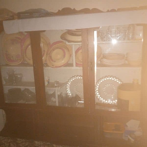 showcase aur dressing old item 30year old item selling price 16000only 4