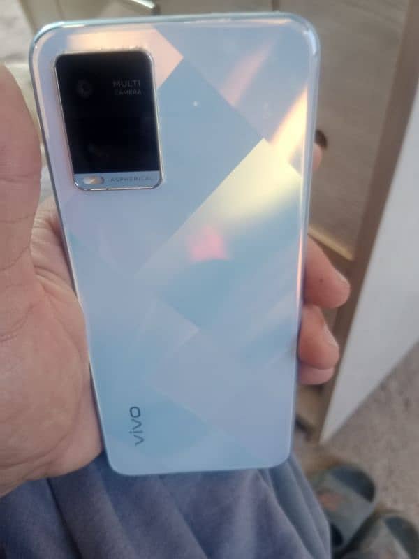 vivo y21 4/64 with box charger 1