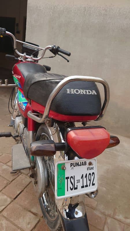 Honda 70 2k18 model condtion 10/9 3