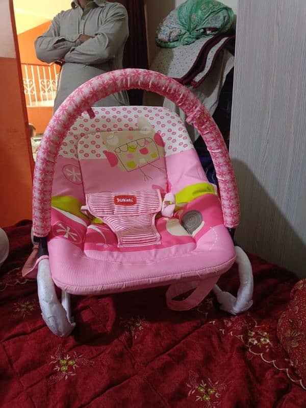 Baby rest chair. 2