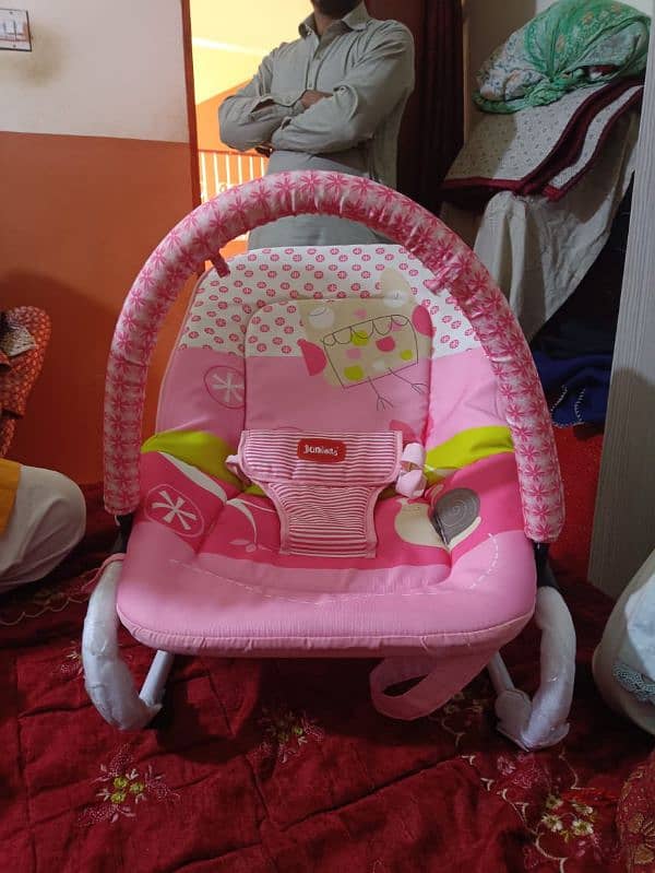 Baby rest chair. 4