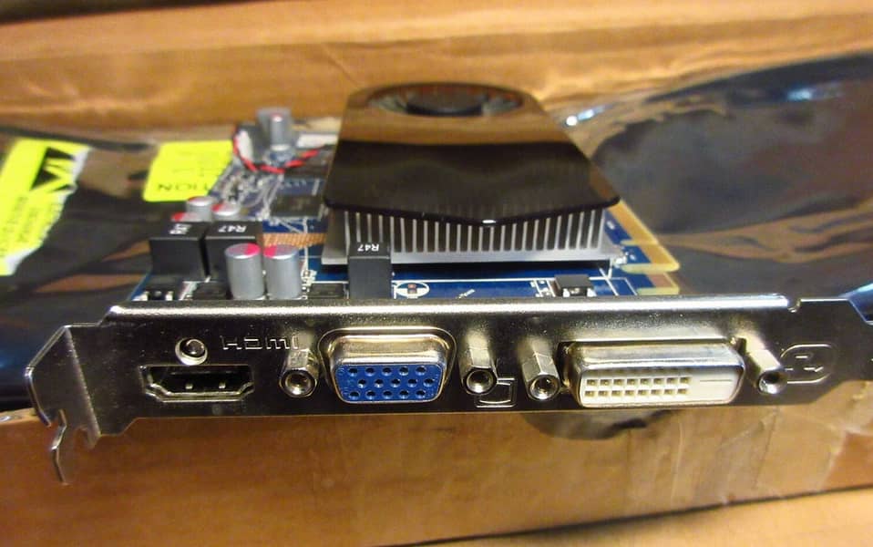 AMD Radeon HD 6670 1GB DDR3 Graphics Card 1