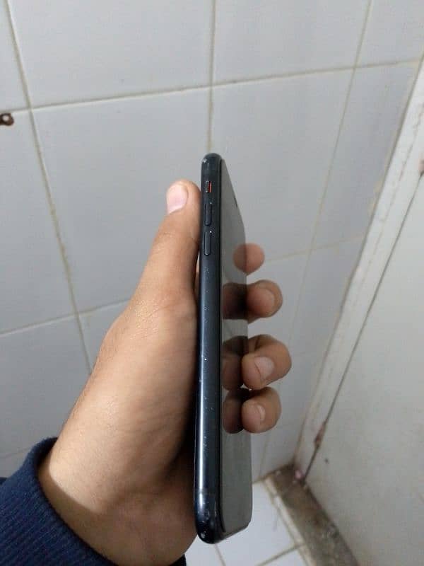 I phone xr 64gb non pta 4