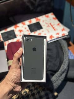 iphone 8 64gb pta approved with box