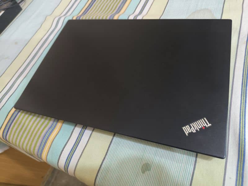 Lenovo i5 6th Gen 8GB/256GB M2 9/10 6