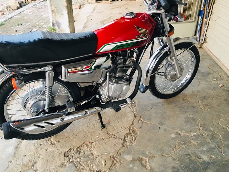 Honda CG125 Self 4