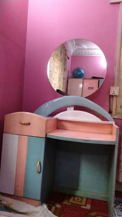 Dressing table for girls/women