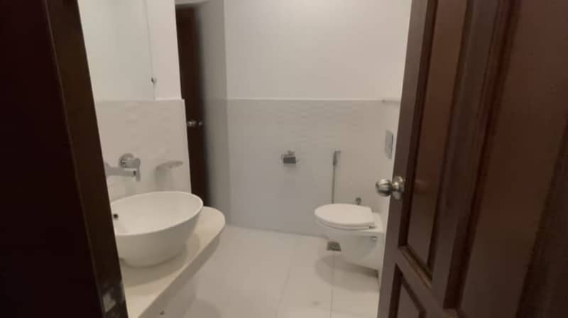 14 Marla (Upper Lock) Lower Portion For Rent In DHA Phase 5, Block D, Lahore. 7