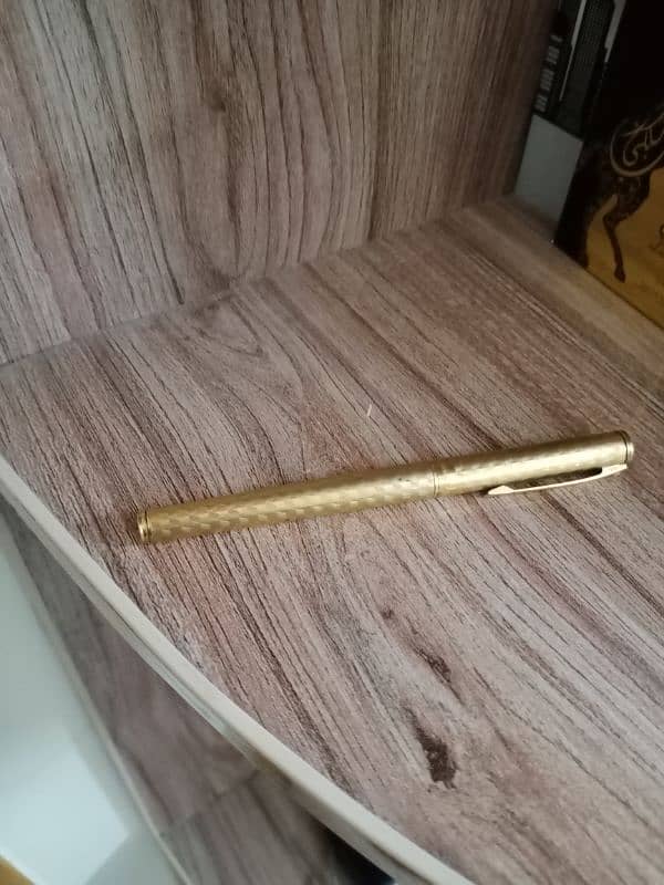 Chepard Gold Plated Pen 1