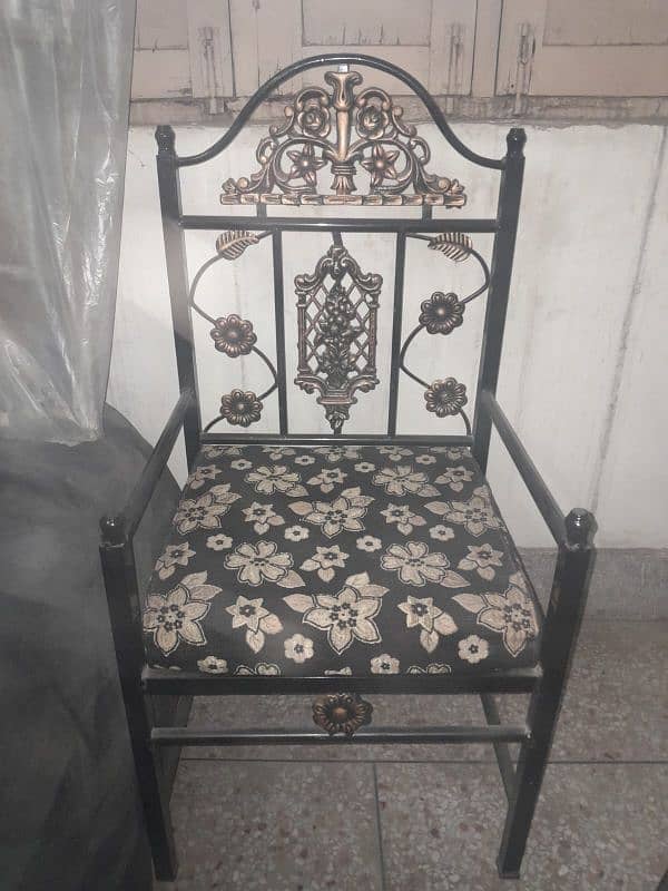 room steel chairs with excellent condition for sale 1