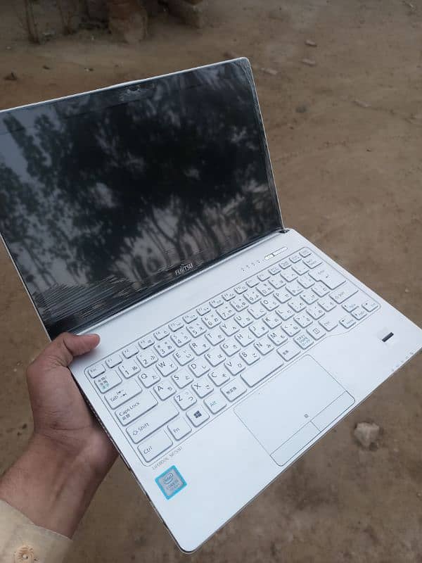 Fujitshu Laptop Core i5 7th Generation 1