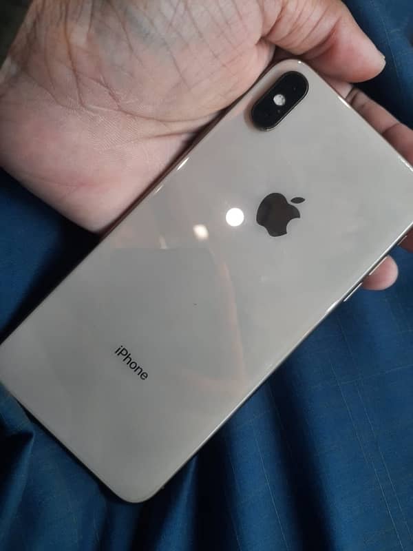 iPhone xs max 4