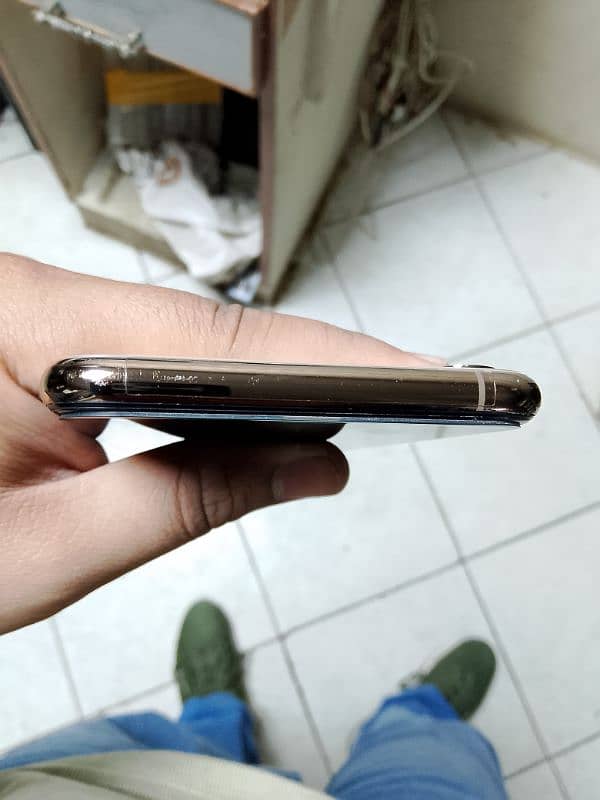 iphone xs max Gold 64 gb Non pta 4