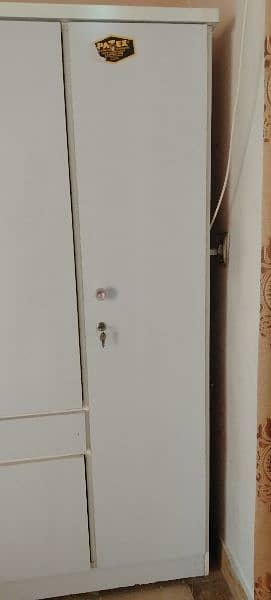 White wardrobe for sale 3