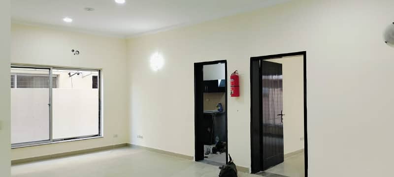 8 MARLA FACING PARK HOSUE FOR SALE IN BAHRIA TOWN LAHORE 13