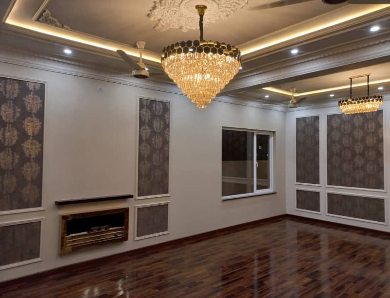 5 Beds Slightly Used 1 Kanal House for Rent in Block D DHA Phase 5 Lahore. 3