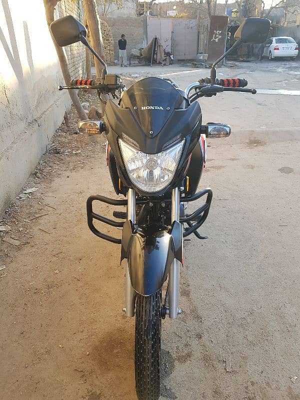 Honda CB 150F 3