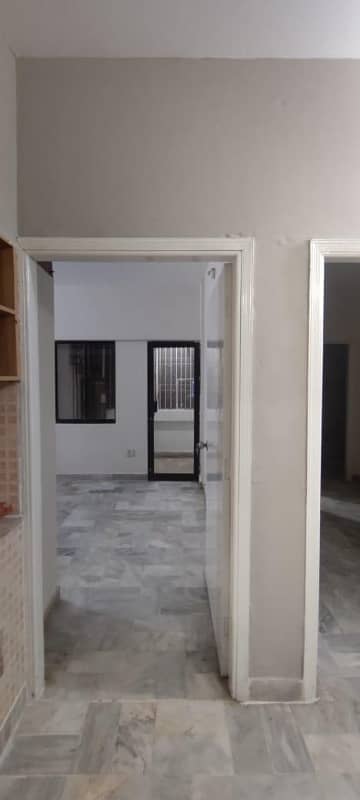 Flat 3 Beds DD 2nd Floor West Open in Erum Heights Block 13 Gulistan e Jauhar 3