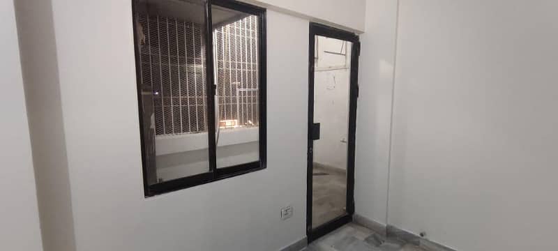 Flat 3 Beds DD 2nd Floor West Open in Erum Heights Block 13 Gulistan e Jauhar 8