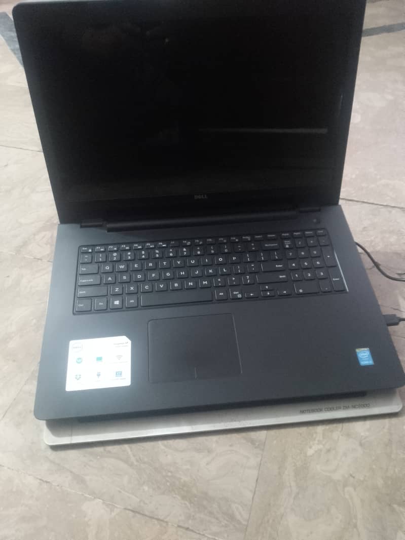 Dell Inspiron laptop 17.3" display 10/10 condition 6