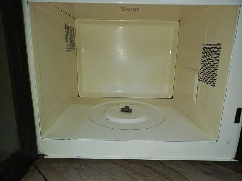 National Microwave 8