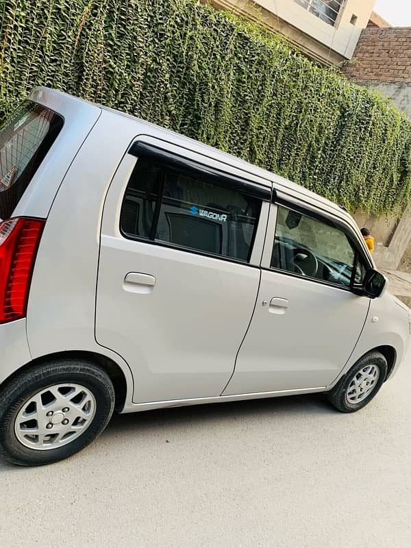 Suzuki Wagon R 2018 16