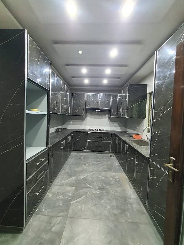 Get Your Hands On House In Lahore Best Area 10