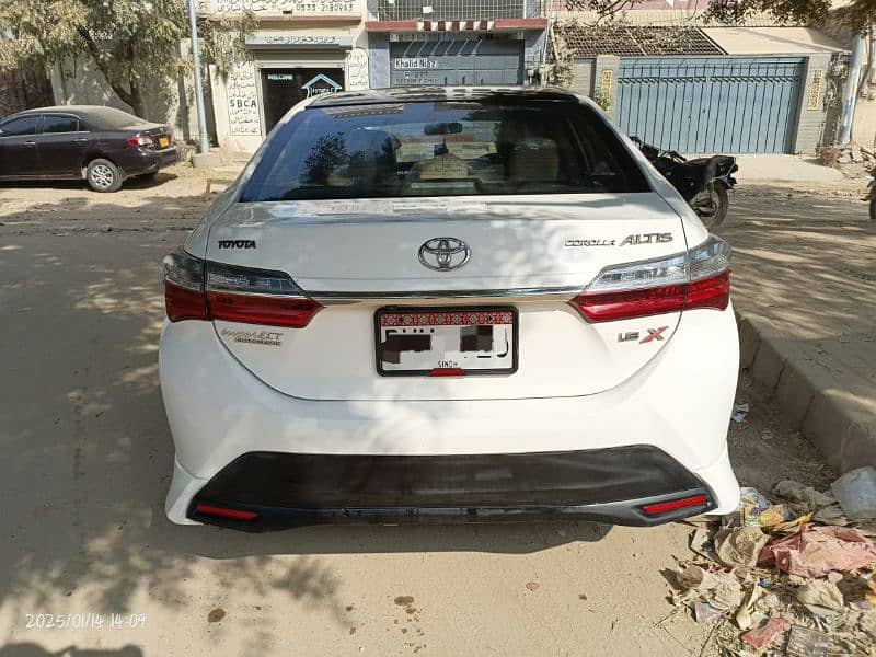 Toyota Corolla Altis 2022 x 5