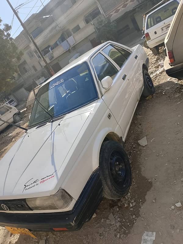 Nissan Sunny 1988 4