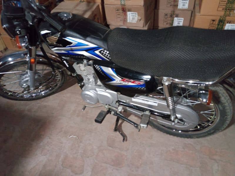 HONDA 125 BLACK 1