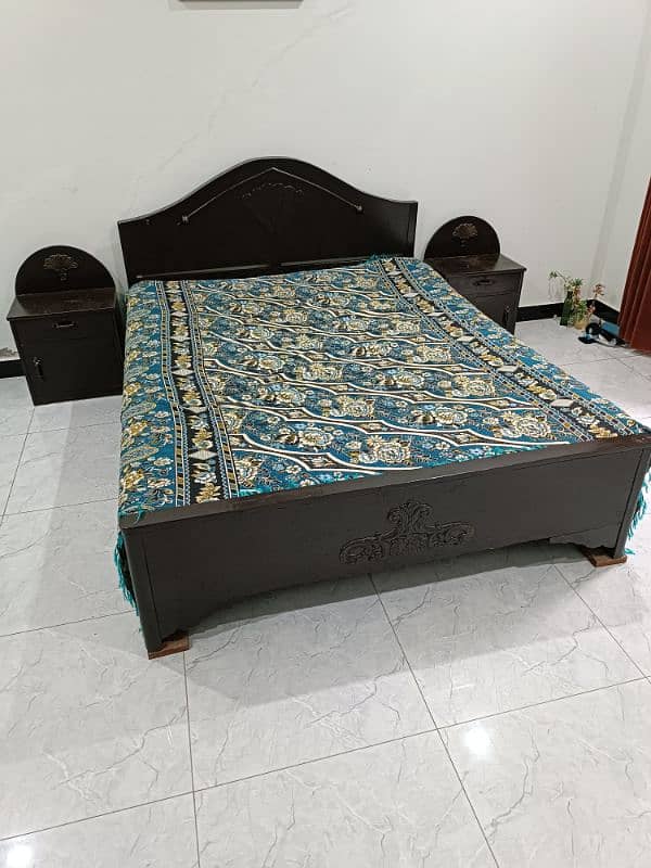 Double bed queen size for sale 0