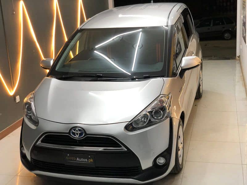 Toyota Sienta G dual auto door 2018 model 0