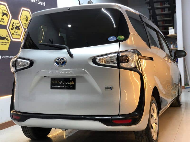 Toyota Sienta G dual auto door 2018 model 5