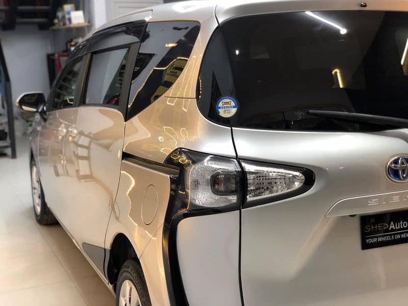 Toyota Sienta G dual auto door 2018 model 7