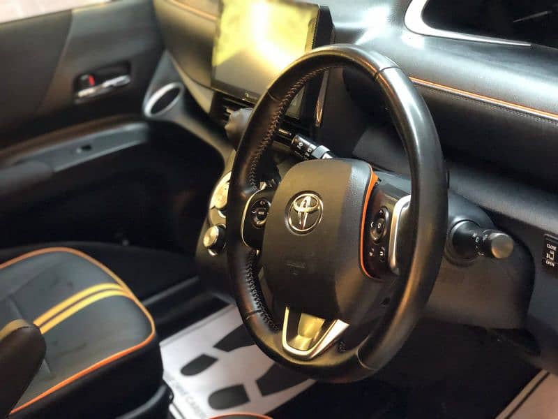 Toyota Sienta G dual auto door 2018 model 10