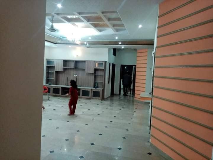 15 MARLA FIRST 2ND FLOOR PORTIONS FOR RENT IN JOHAR TOWN LAHORE 7