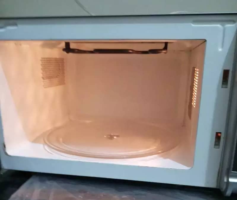 DW-105-G Grill Microwave Oven 2