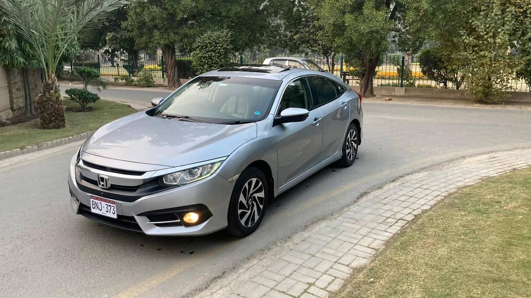 Honda Civic Oriel 2018 4