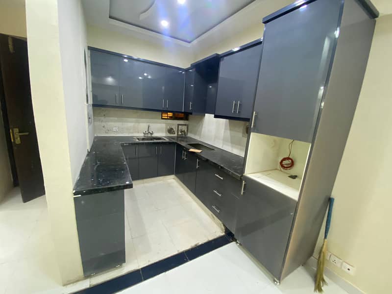 3 Bed DD Corner 1850 Square Feet Flat For Sale 6