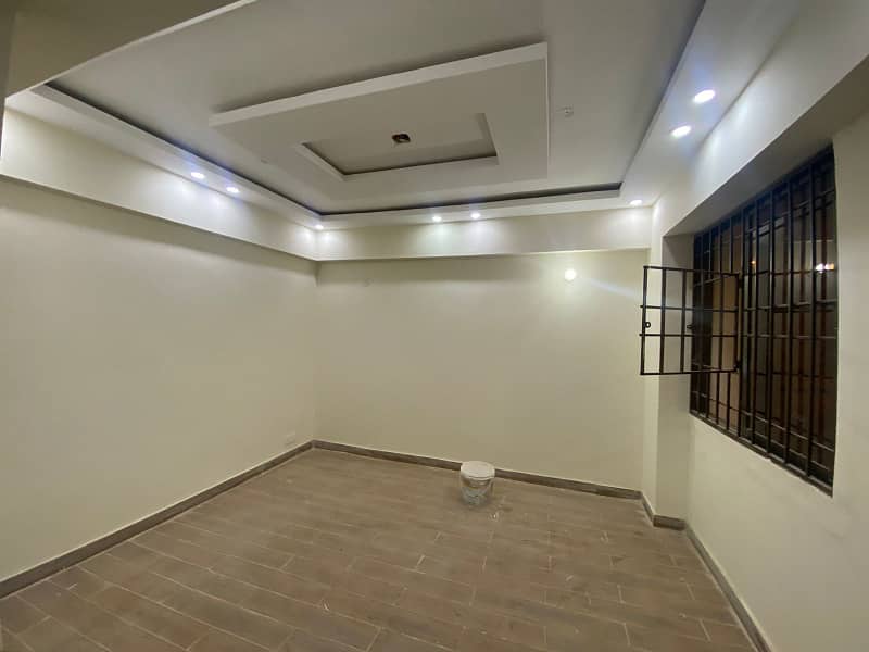 3 Bed DD Corner 1850 Square Feet Flat For Sale 7