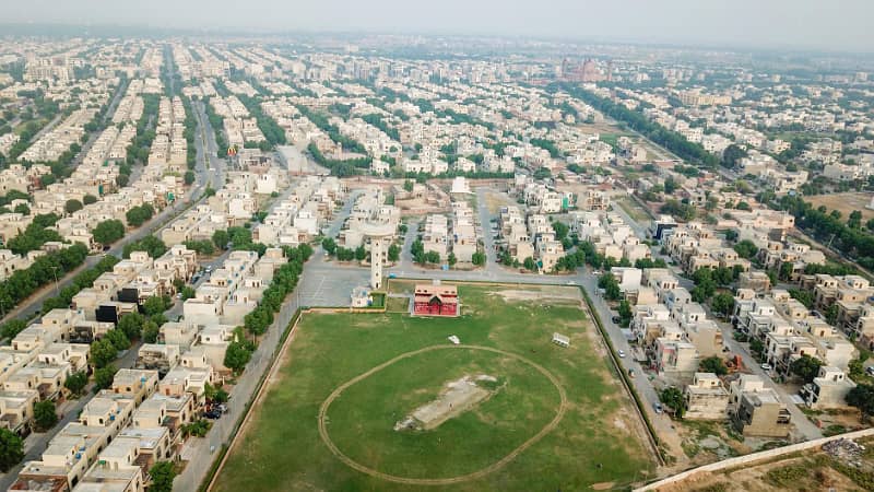 5 MARLA CORNAR COMMERCAIL PLOT FOR SALE IN BAHRIA TOWN LAHORE 5