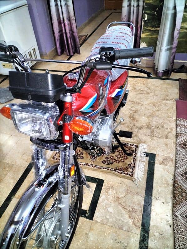 Honda CG 125 2 months first owner brand new urgent sale 1