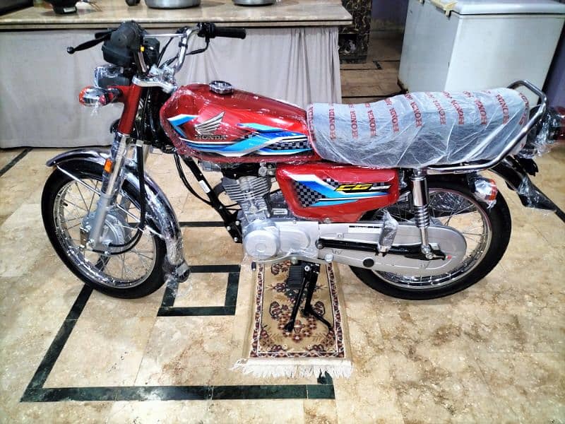 Honda CG 125 2 months first owner brand new urgent sale 3